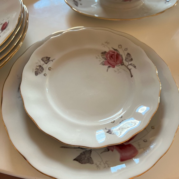 an exquisite porcelain china dining set, made in Poland in 1980. - Picture 9 of 16